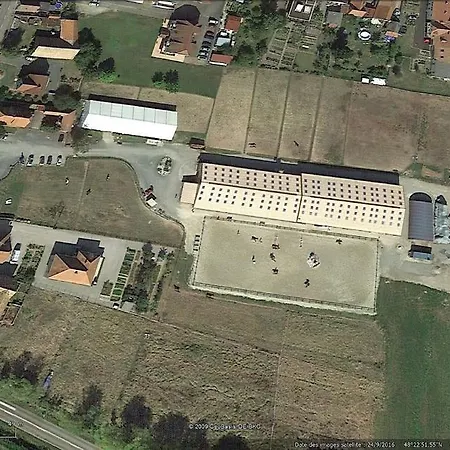 Domaine Du Haras De Pierre De 90m2 Appartement